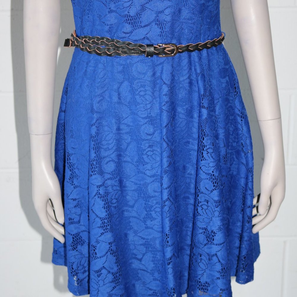 Women’s Ruffled Dress - Picture 3 of 8